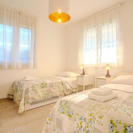 נייביצה Apartman Polje מראה חיצוני תמונה