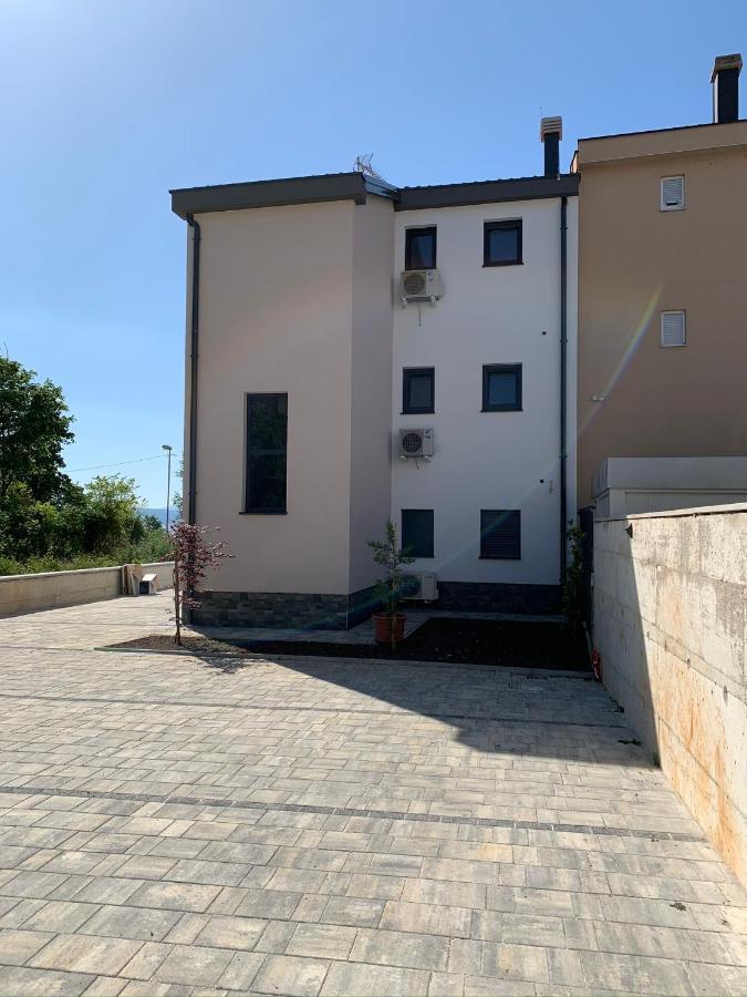נייביצה Apartman Polje מראה חיצוני תמונה
