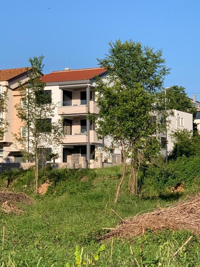 נייביצה Apartman Polje מראה חיצוני תמונה